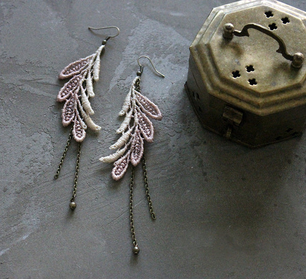 elsa taupe ombre lace earrings